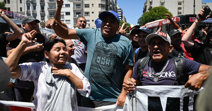 Javier Milei se queda en Olivos y confronta con la CGT: los motivos por los que cree que el paro será “útil” para el Gobierno