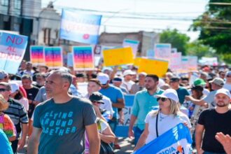 Según la CGT La Rioja: Más de 30 mil personas marcharon en contra de las medidas del Gobierno Nacional