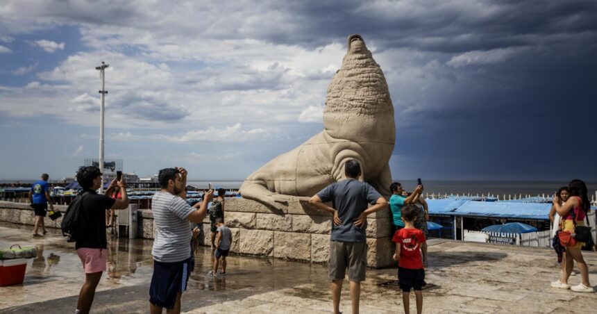 Mar del Plata: arrancó el recambio de febrero y apuestan al fin de semana que puede “salvar” el mes