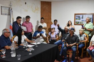 El gobierno provincial trabajará con vecinos de Villa Union para lograr un uso eficiente del agua