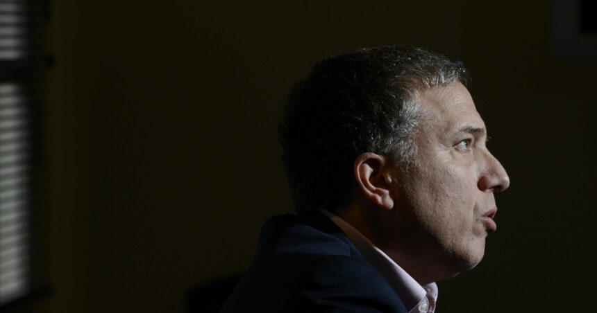 Nicolás Dujovne: «Se evitó la híper pero la incertidumbre cambiaria continúa» Nicolás Dujovne: «Se evitó la híper pero la incertidumbre cambiaria continúa»