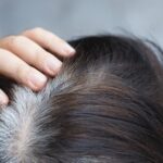 Cómo hacer un preparado para disimular las canas con dos alimentos básicos