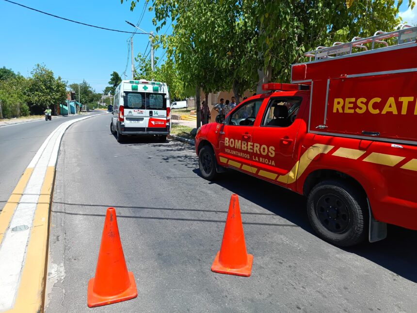 Dos motociclistas resultaron heridos tras caerse de su moto