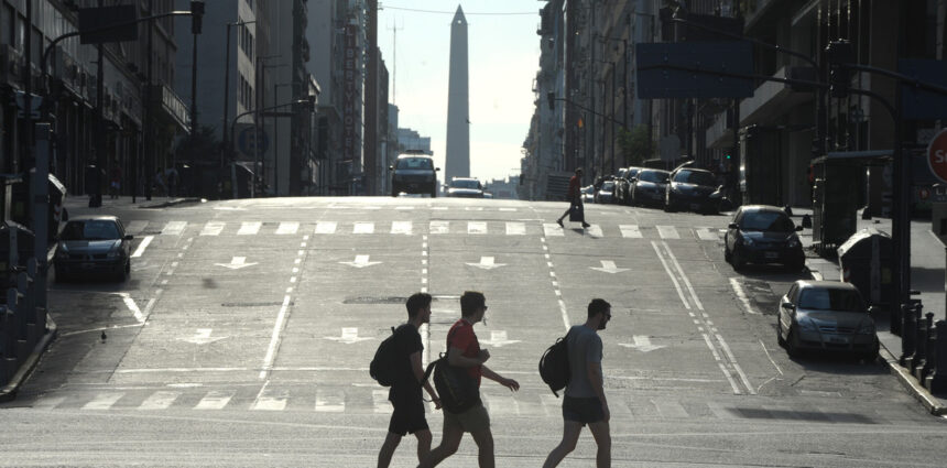 Ola de calor: otro día sofocante en la Ciudad y hay alerta por tormentas y granizo en la Provincia de Buenos Aires