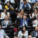 Dividir la Ley Ómnibus en tres: cómo es la propuesta que los diputados libertarios le llevarán a Milei