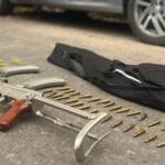 Tenía libertad condicional, manejaba un auto robado y llevaba un fusil AK-47: lo detuvieron en Boulogne