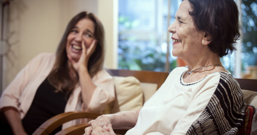 Leonor Manso e Ingrid Pelicori: dos viejitas chismosas ocupadas en amores ajenos, pero también preocupadas por la cultura