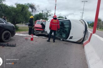 Espectacular choque en cadena seguido de vuelco se registró por Ruta 5