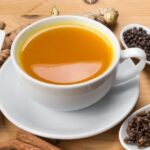 Cómo preparar la infusión de cúrcuma y pimienta negra conocida como  “ibuprofeno natural”