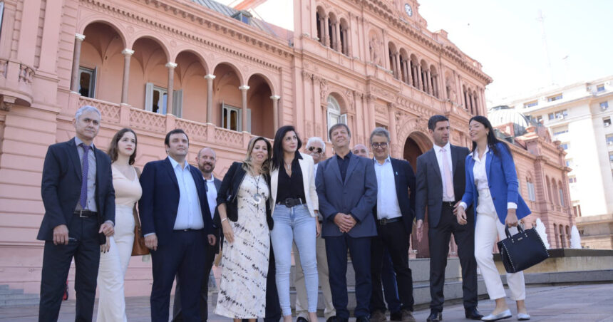 Javier Milei reunió a los diputados oficialistas: habló de la economía e insistió en su enojo contra los gobernadores