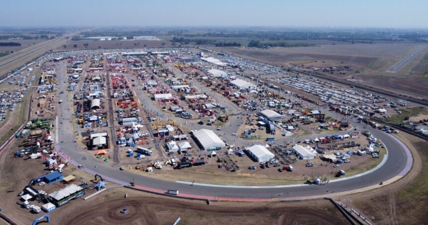 Expoagro, la Vaca Viva en acción