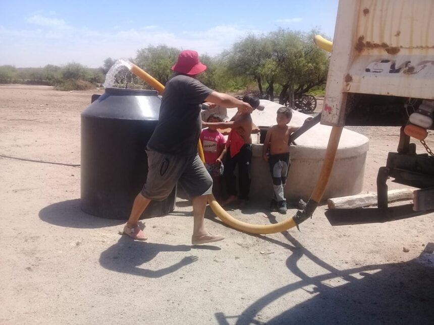 Chepes, el Municipio continua asistiendo a las familias en el abastacimiento de agua