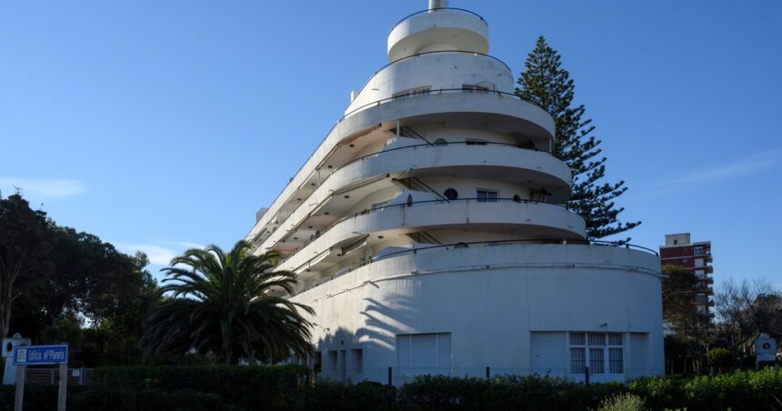 El balneario que guarda historias de Mirtha Legrand, Pablo Neruda y un antiguo hotel que parece un barco