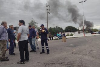 Trabajadores de Vialidad cortan la ruta pidiendo un aumento salarial y blanqueo de ítems