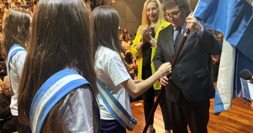 Javier Milei visitó su ex colegio: ironías y un discurso fuerte contra el aborto