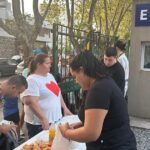 Se triplicó la cantidad de personas que van a comer a las iglesias