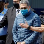 Condenaron en Nueva York a un expresidente de Honduras: lo culpan de crear un “narcoestado” y podría pasar el resto de su vida tras las rejas