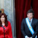 “Lo hacía más valiente”: Cristina Kirchner le respondió a Milei por los sueldos del Presidente y dejó una alusión contra Alberto Fernández