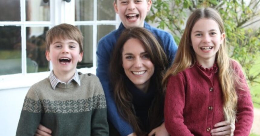 Kate Middleton, princesa de Gales, pidió disculpas por la “confusión” de la foto difundida tras su operación