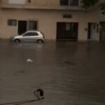 Temporal en el AMBA: un hombre murió por la tormenta en Lanús y su cuerpo quedó flotando en la calle