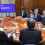 En medio de la tensión por la apertura de importaciones, el Gobierno recibe a los fabricantes de alimentos