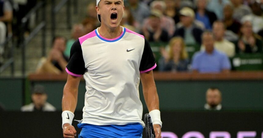 Holger Rune, el nuevo Bad Boy del tenis con el espejo de Alcaraz: de sus cinco entrenadores en seis meses a cuartos de Indian Wells