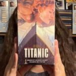 Mira todos los días Titanic y tiene un cuarto con miles de VHS del film: “Quedé envuelto en la película”