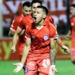 Argentinos Juniors sufrió ante Gimnasia y Tiro, pero al final pudo avanzar en la Copa Argentina