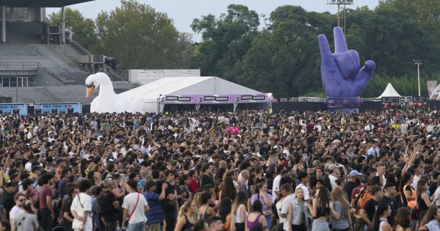 Lollapalooza Argentina 2024, segunda jornada EN VIVO: horarios, lista de artistas y todo lo que tenés que saber del festival