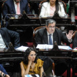 Sin los votos para el rechazo, el kirchnerismo pone el freno al debate del DNU de Milei en Diputados