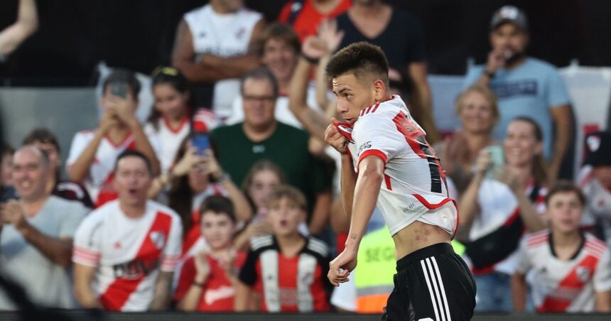 Así fue el golazo del Diablito Echeverri: enganche y gambeta para su primer grito con la camiseta de River