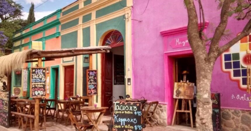 ¿Cómo se llama el pueblo hippie de Córdoba?