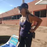 Chepes: Una mujer se encadenó en la municipalidad reclamando por la falta de agua