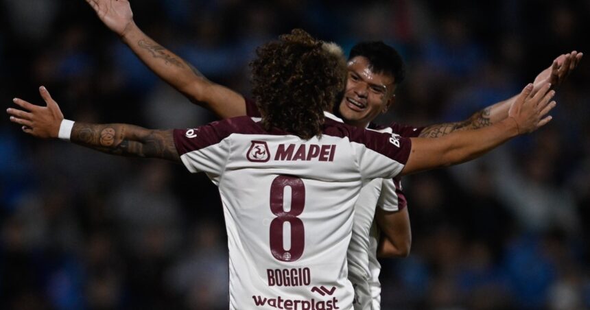 Gustavo Bou capitalizó un horror de Belgrano y Lanús pisó fuerte en Córdoba: ganó 1-0 y complicó a Boca en la Copa de la Liga