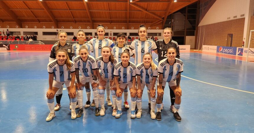 La selección femenina de futsal cerró con una sonrisa su gira por Africa