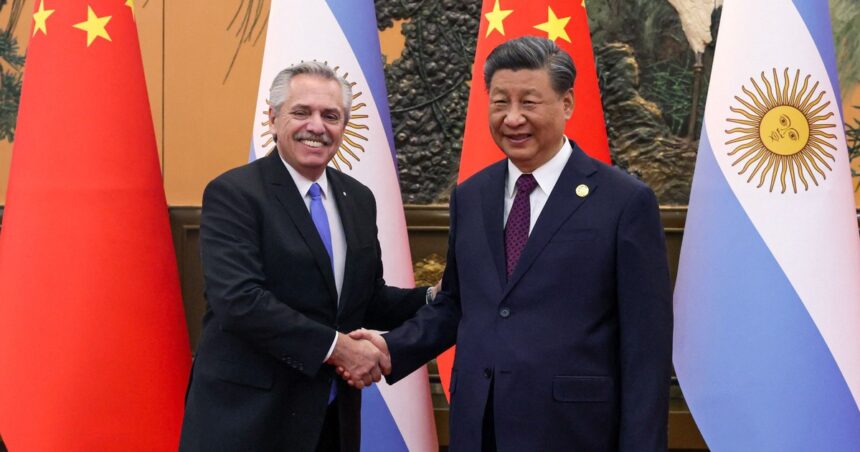 El Gobierno reveló la insólita llegada de 30 camiones desde China para “enfrentar al covid”: la crítica a Alberto Fernández y el agradecimiento irónico a Xi Jinping