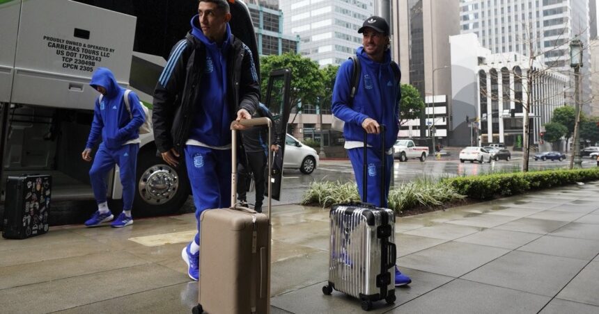 La Selección Argentina llegó a Los Angeles para esperar el amistoso contra Costa Rica