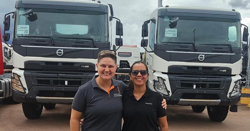 Sueños hechos realidad: la historia de Andrea y Luciana, las únicas instructoras de camiones Volvo en el mundo