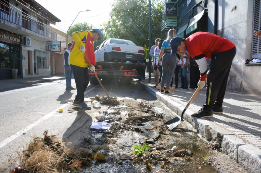 Extenderán en toda la ciudad los operativos de levantamientos de autos abandonados en la vía pública