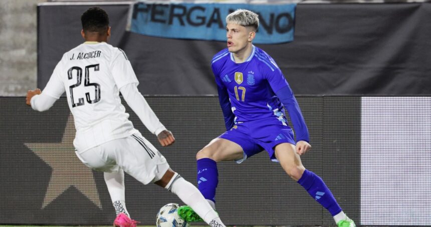 Alejandro Garnacho debutó como titular en la Selección: ¿cómo jugó el ‘europibe’ de 19 años y qué chances tiene de estar en la Copa América?