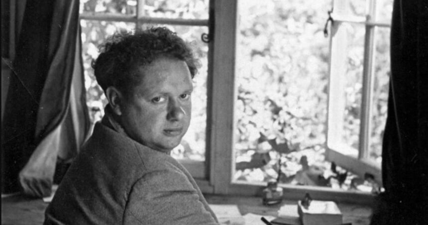 Dylan Thomas, esa voz que sabía trepar por la lluvia