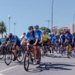 “Tour Azul”: largó en Mar del Plata una bicicleteada de 400 kilómetros de chicos con autismo