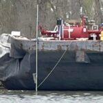 Tras el trágico colapso del Key Bridge, una barcaza chocó uno de los pilares de un puente en Oklahoma