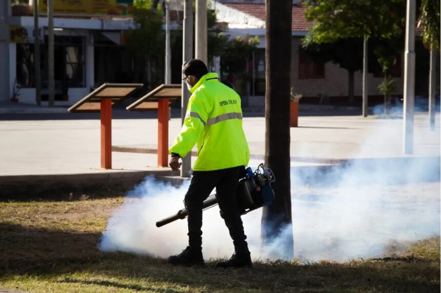 CHEPES | CAMPAÑA DE FUMIGACIÓN EN ESPACIOS VERDES DE LA CIUDAD