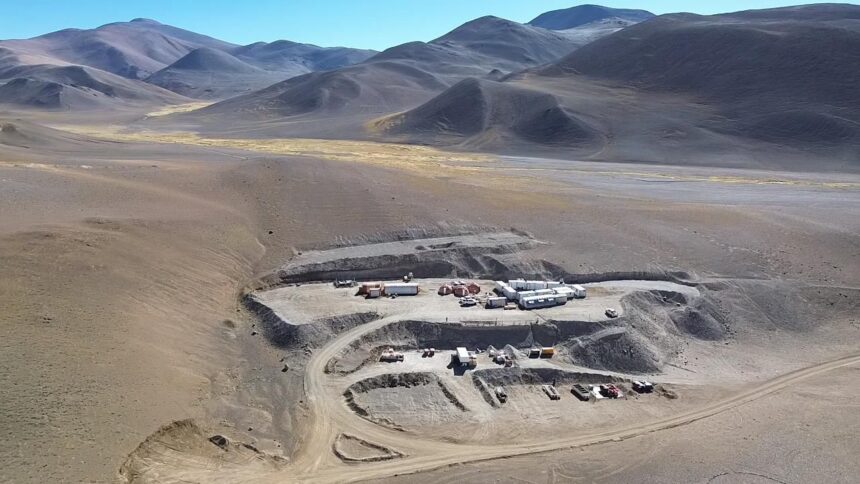 Resultados iniciales del Proyecto Peñas Negras que se desarrolla en el distrito de Vicuña, provincia de La Rioja