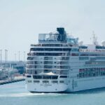 El viaje de un crucero de lujo que terminó en un escándalo en Barcelona