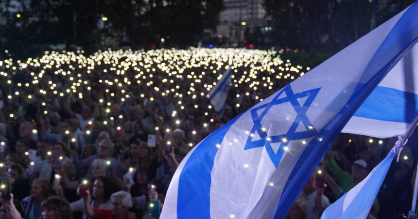 Multitudinario reclamo por la liberación de los rehenes de Hamas en Parque Centenario a 6 meses del ataque a Israel