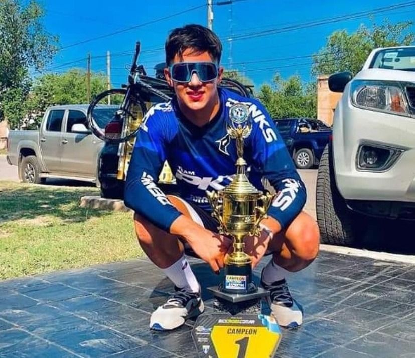 El joven piloto riojano que ante la falta de apoyo realiza una rifa para poder competir en el mundial de BMX en Estados Unidos