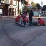 Una mujer de 60 años fue atropellada por una moto mientras cruzaba la calle