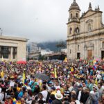 Miles de personas protestan en Colombia contra el gobierno de Gustavo Petro